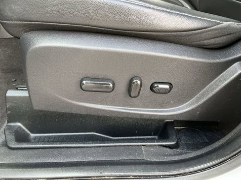 Used 2018 Ford Escape Titanium image 16