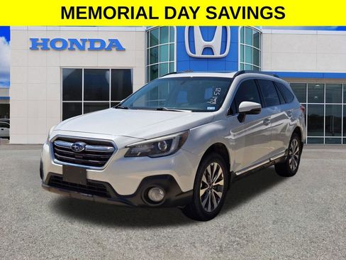 Used 2019 Subaru Outback 3.6R Touring AWD/4WD image 3