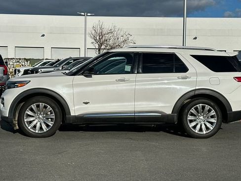 Used 2021 Ford Explorer King Ranch w/ Premium Technology Package image 7