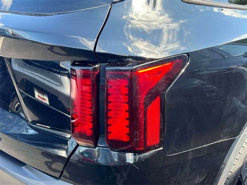 Used 2022 Kia Sorento S image 11