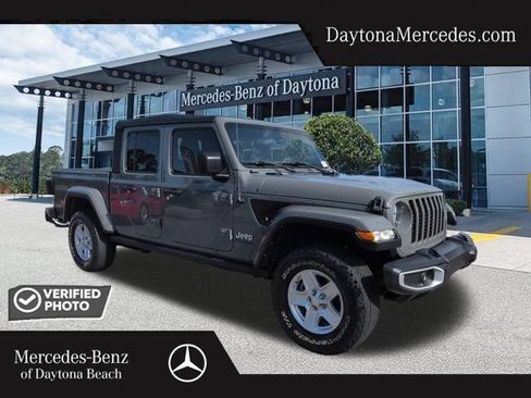Used 2022 Jeep Gladiator Sport AWD/4WD image 1