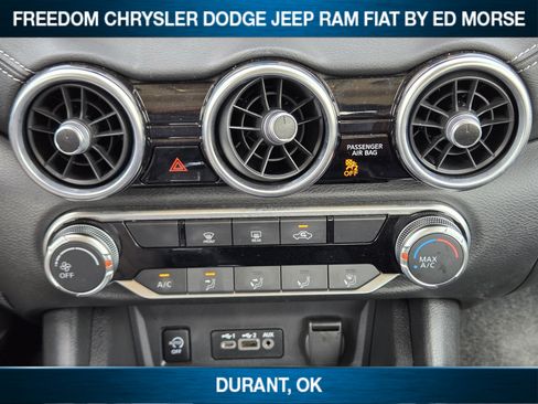 Used 2025 Nissan Sentra SV FWD image 13