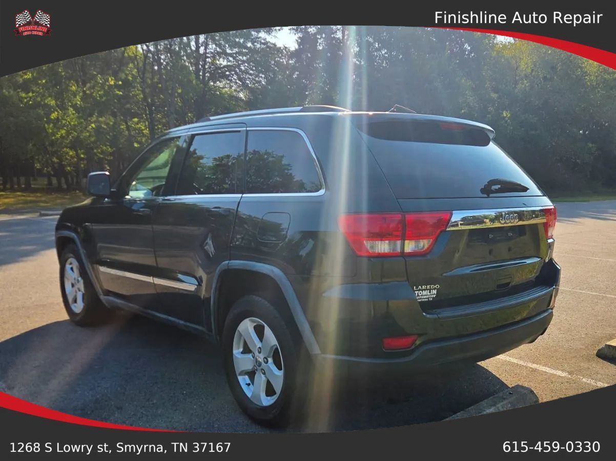 Used 2011 Jeep Grand Cherokee Laredo RWD image 6