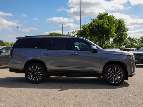 Certified 2022 Cadillac Escalade Sport w/ Touring Package image 5