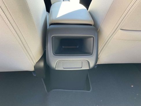 Used 2025 Honda HR-V LX image 17