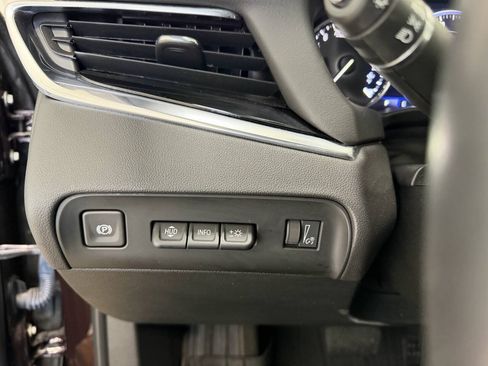 Used 2023 Buick Enclave Avenir AWD/4WD image 20