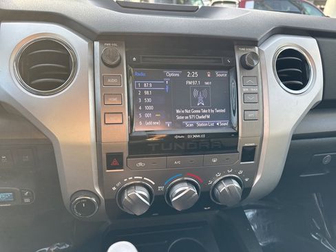 Used 2014 Toyota Tundra SR5 image 22