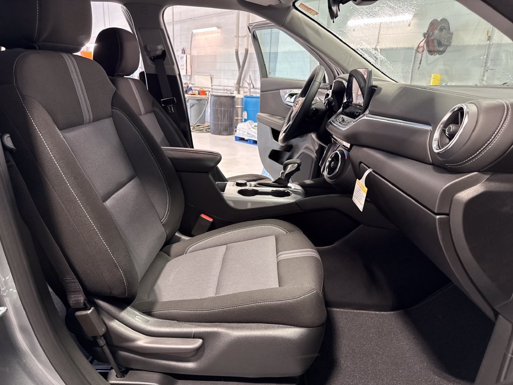 New 2026 Chevrolet Blazer LT FWD image 25