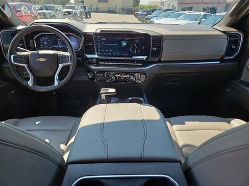 Used 2024 Chevrolet Silverado 1500 LTZ image 9