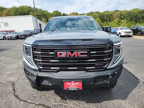 Certified 2025 GMC Sierra 1500 AT4X image 3