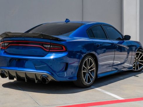 Used 2022 Dodge Charger R/T w/ Plus Group RWD image 12