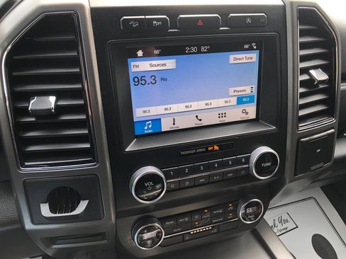 Used 2019 Ford Expedition XLT image 28