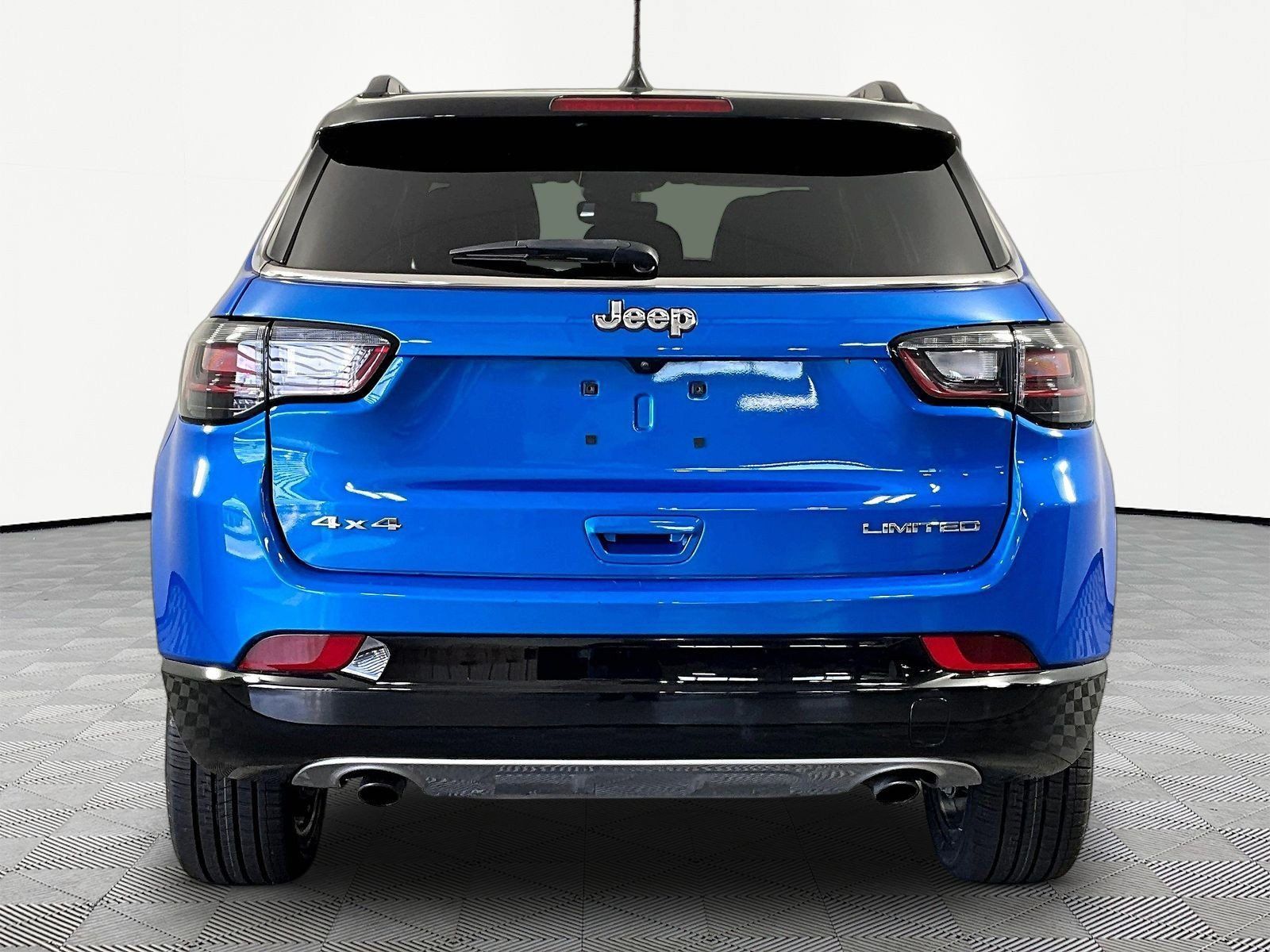 Used 2023 Jeep Compass Limited w/ Elite Group AWD/4WD image 5