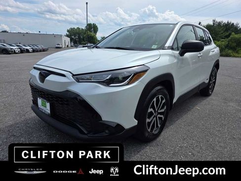 Used 2024 Toyota Corolla Cross AWD Hybrid image 1