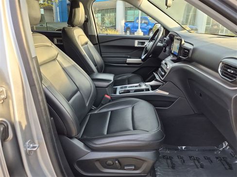 Used 2023 Ford Explorer XLT w/ Equipment Group 202A image 24