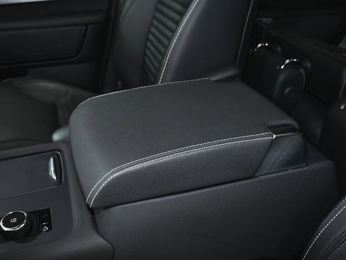 Used 2023 Land Rover Discovery S R-Dynamic image 50