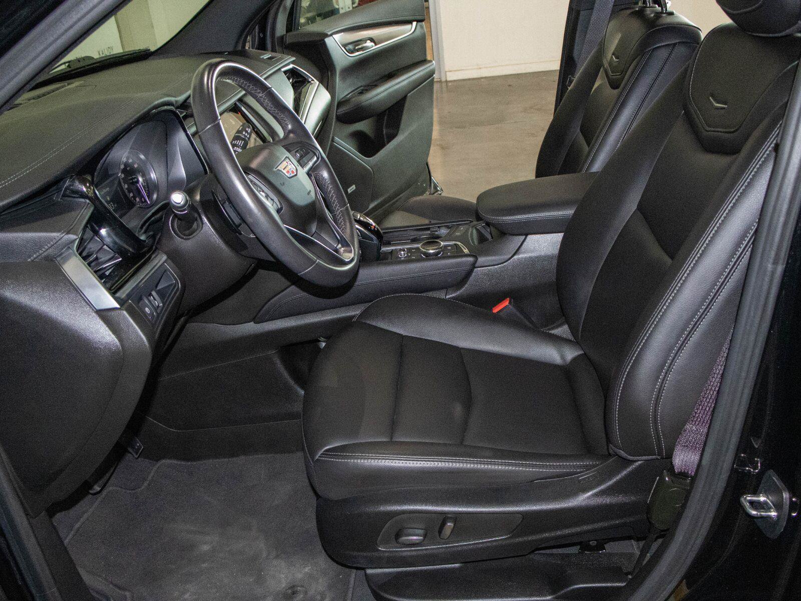 Used 2023 Cadillac XT6 Luxury FWD image 7