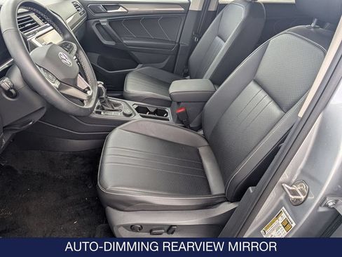 Used 2023 Volkswagen Tiguan SE AWD/4WD image 14