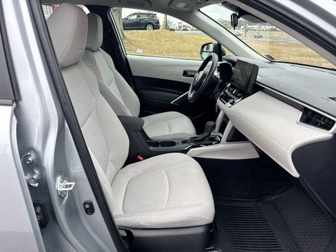 Used 2024 Toyota Corolla Cross L image 15