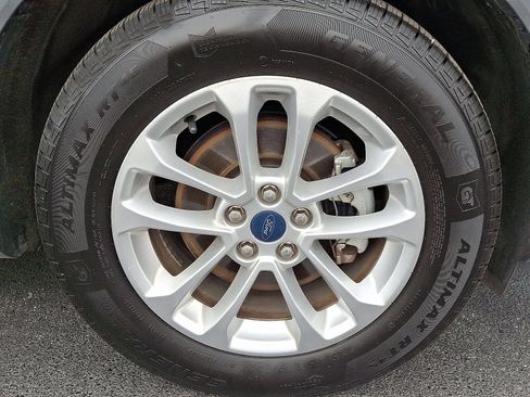 Used 2020 Ford Escape SE image 7