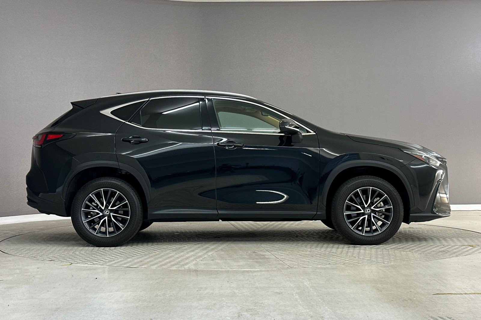 Used 2024 Lexus NX 250 FWD w/ Cold Area Package image 7
