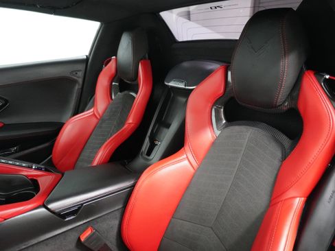 Used 2023 Chevrolet Corvette Stingray Premium Conv w/ Z51 Performance Package image 10