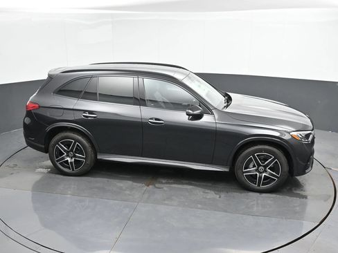 Used 2025 Mercedes-Benz GLC 300 4MATIC image 39