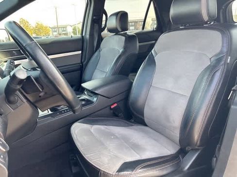 Used 2017 Ford Explorer XLT w/ Equipment Group 202A image 20