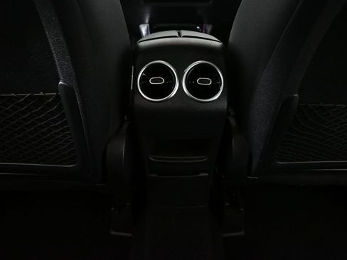Certified 2022 Mercedes-Benz GLB 250 image 18