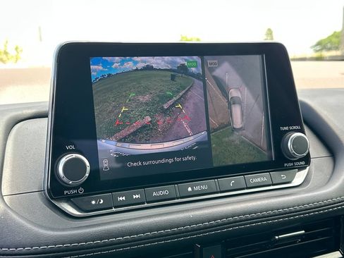 Used 2021 Nissan Rogue SV FWD image 17