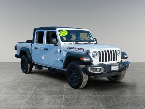 Used 2023 Jeep Gladiator Sport image 7