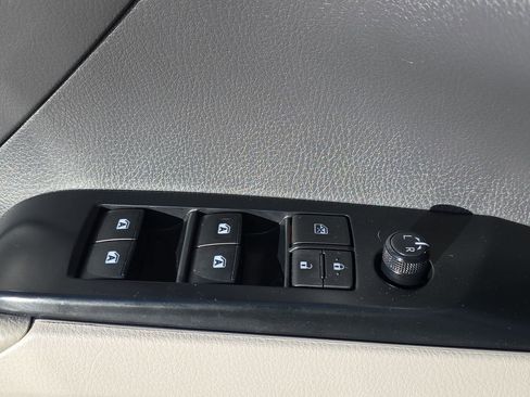 Certified 2020 Toyota Camry SE image 29