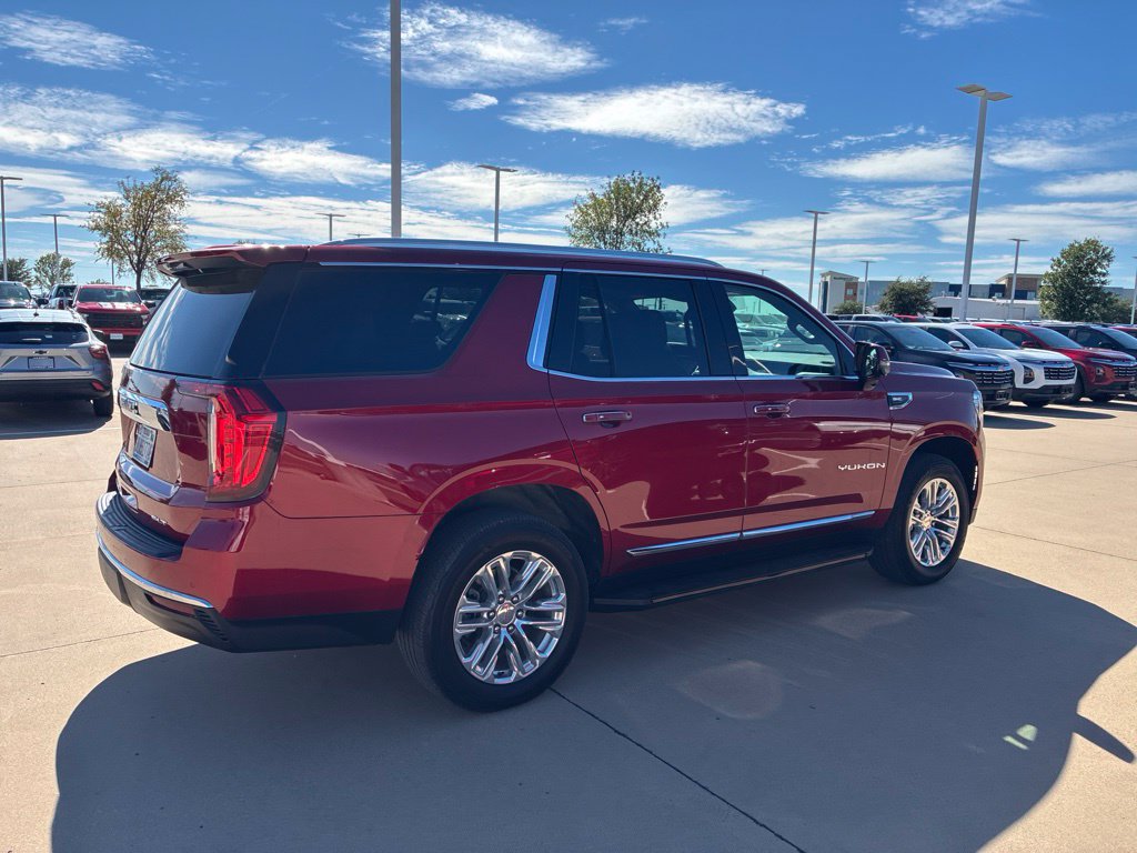 Used 2021 GMC Yukon SLT w/ SLT Premium Package RWD image 4