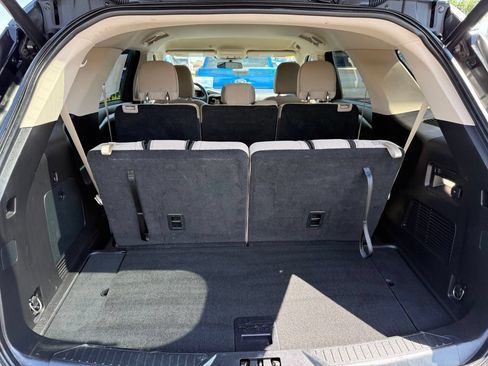 Used 2020 Ford Explorer 4WD w/ Class III Trailer Tow Package image 17