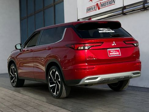 Used 2024 Mitsubishi Outlander SE image 6