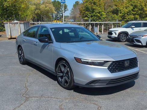 Used 2024 Honda Accord Sport image 3