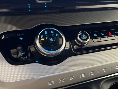 Certified 2025 Ford Expedition Max Active AWD/4WD image 19