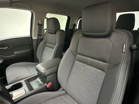 Used 2022 Nissan Frontier SV image 9