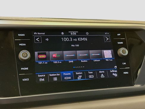 Used 2023 Volkswagen Taos SE image 21