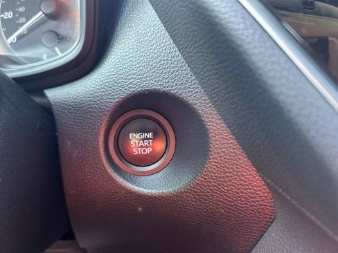 Used 2024 Toyota Corolla Cross LE w/ Moonroof Package FWD image 19