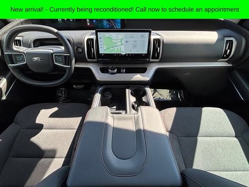 Used 2025 Ford Expedition Active image 4