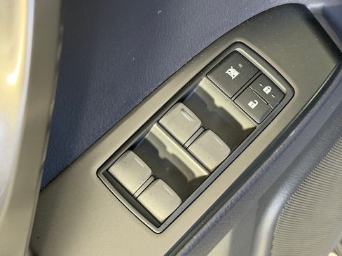 Used 2022 Lexus GX 460 Premium w/ Accessory Package image 11