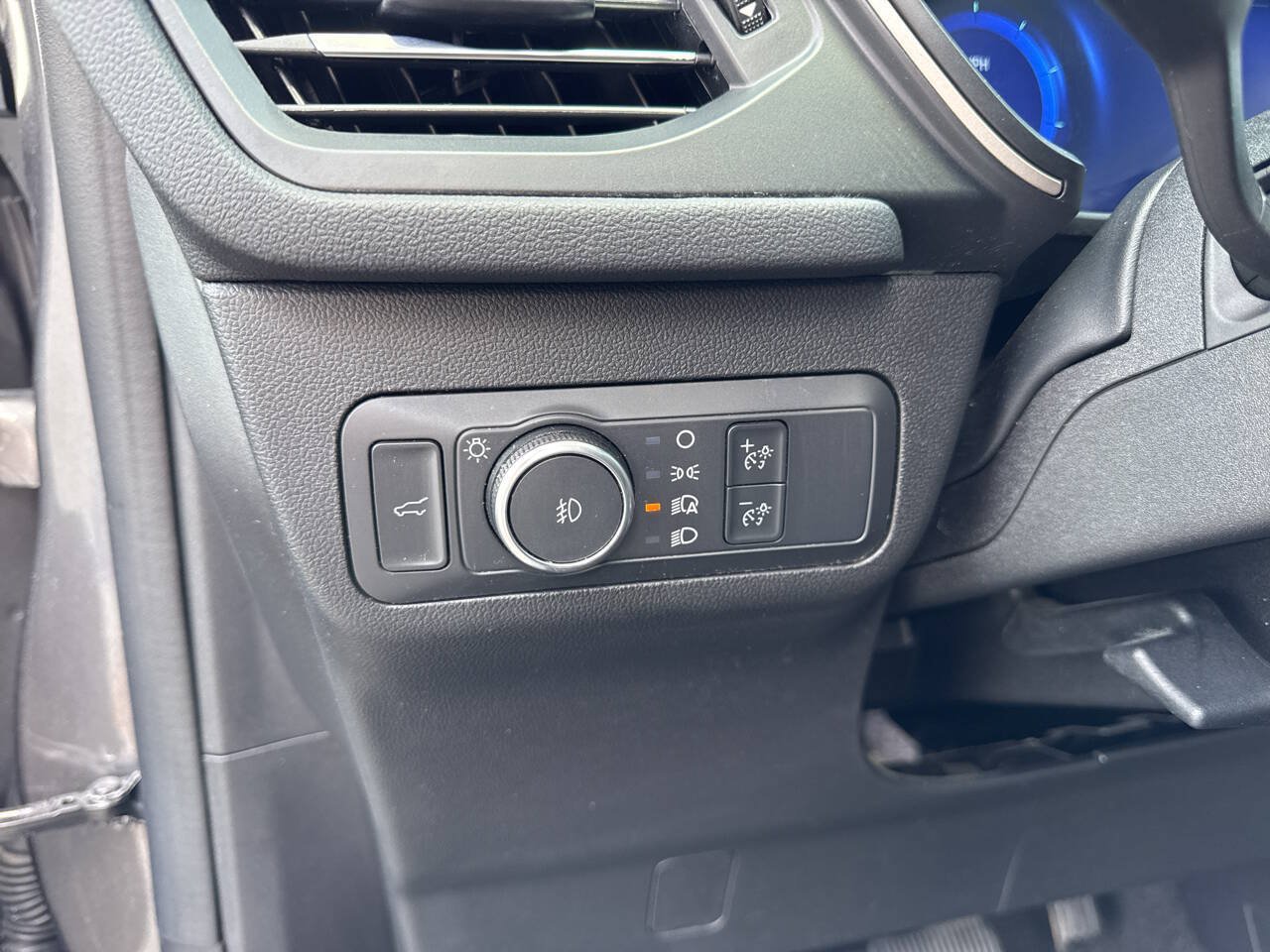 Used 2022 Ford Escape SEL w/ Technology Package FWD image 28