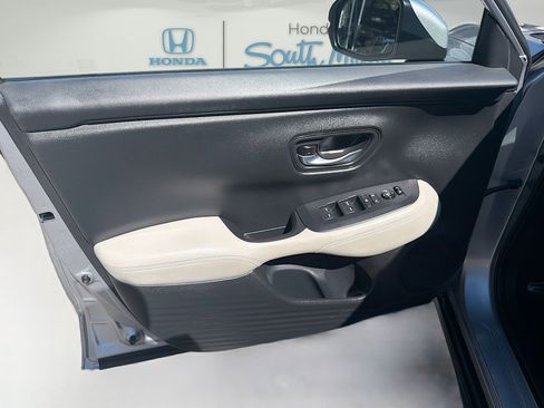 Used 2024 Honda HR-V LX image 19