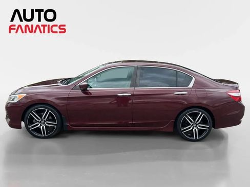 Used 2017 Honda Accord Sport image 2