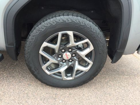 Used 2024 GMC Sierra 1500 SLT image 5