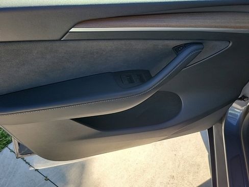 Used 2023 Tesla Model Y Long Range image 15