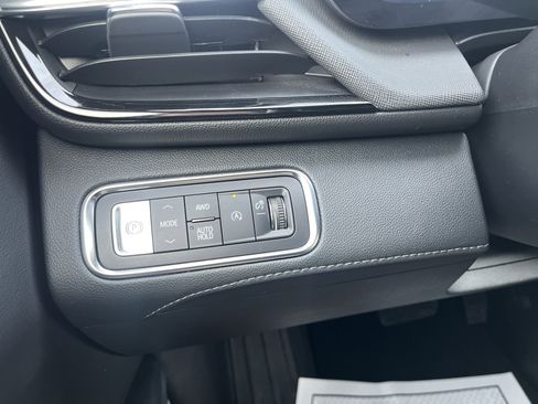 Used 2025 Buick Enclave Preferred image 25