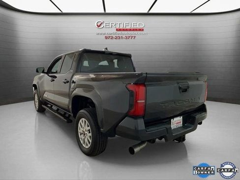 Used 2025 Toyota Tacoma SR5 image 4