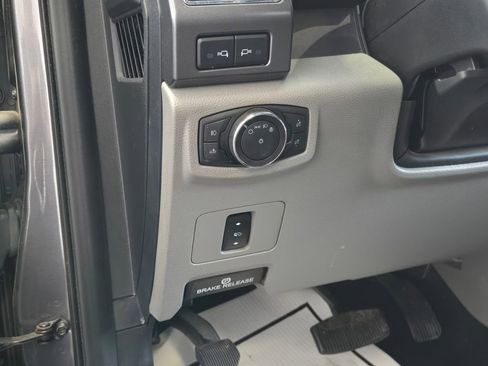 Used 2021 Ford F250 XLT w/ XLT Premium Package image 13